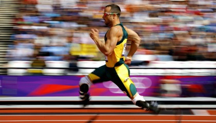 开云平台-东决关键战之夜，拉亚存在感拉满，当隐形守护者成为胜负手