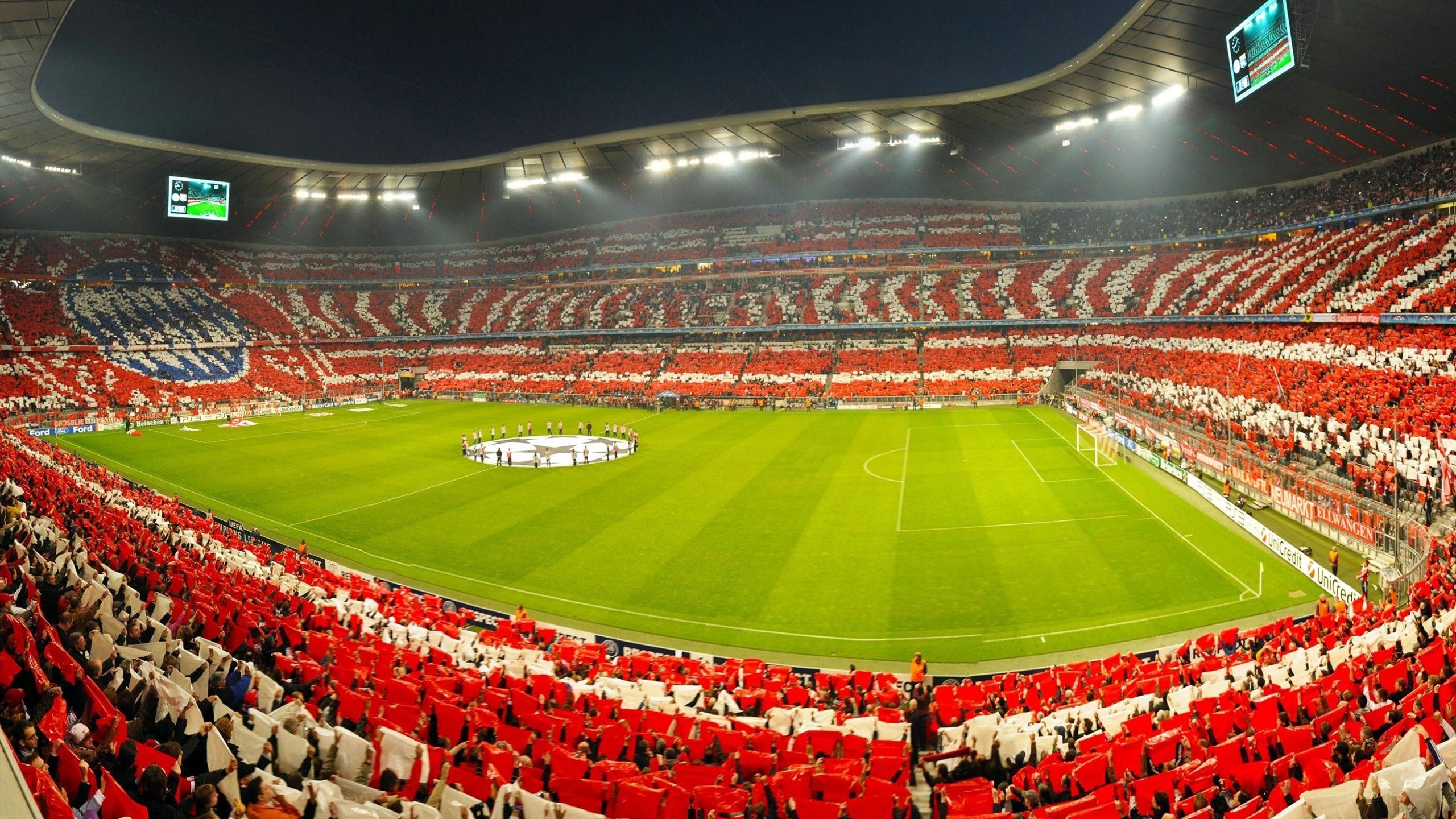 F1街道赛之夜，当福克斯在关键节点连续得分，赛道如何成为商业修罗场？