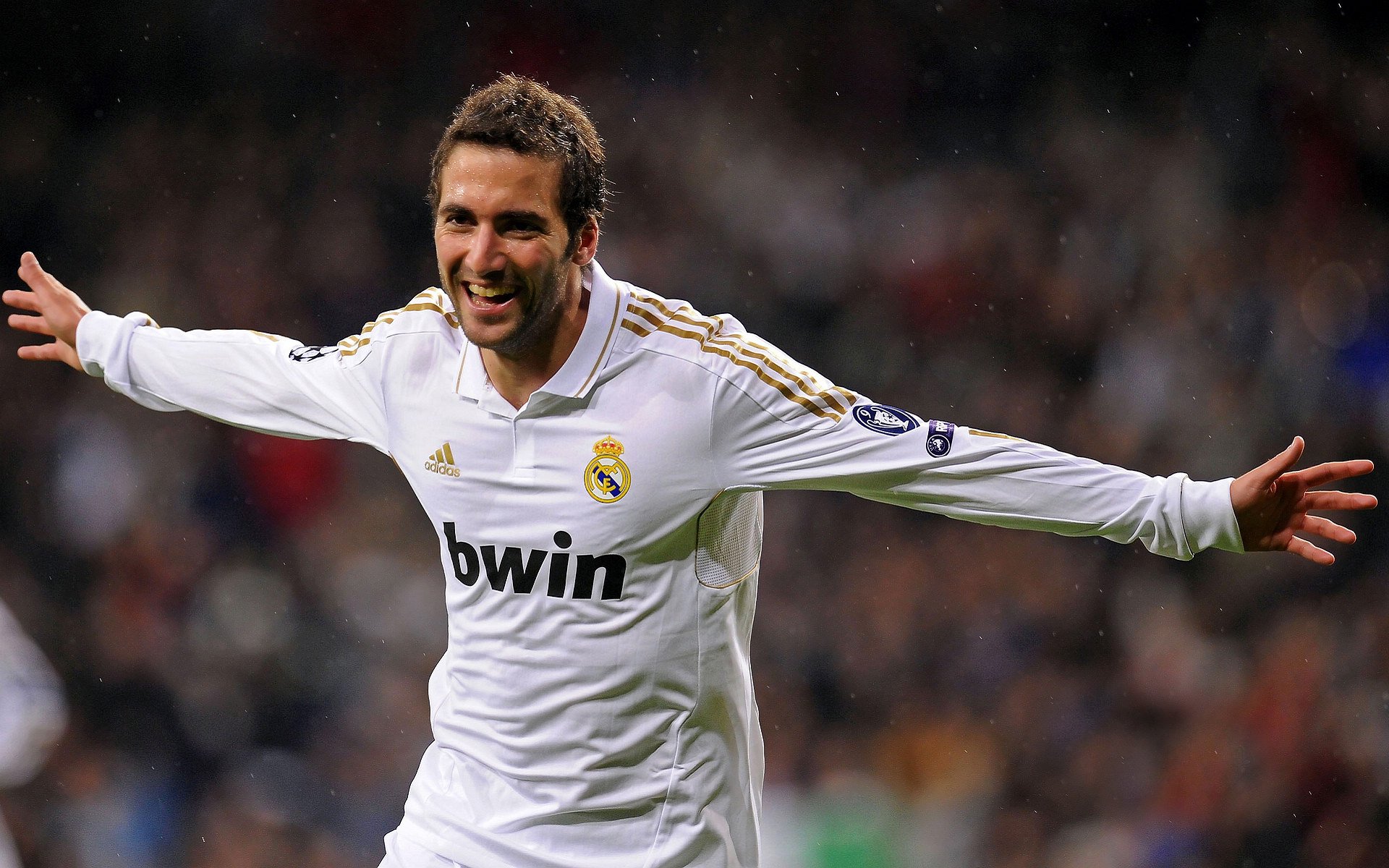 黄蜂掀翻太阳，武切维奇全程高能输出的战术革命