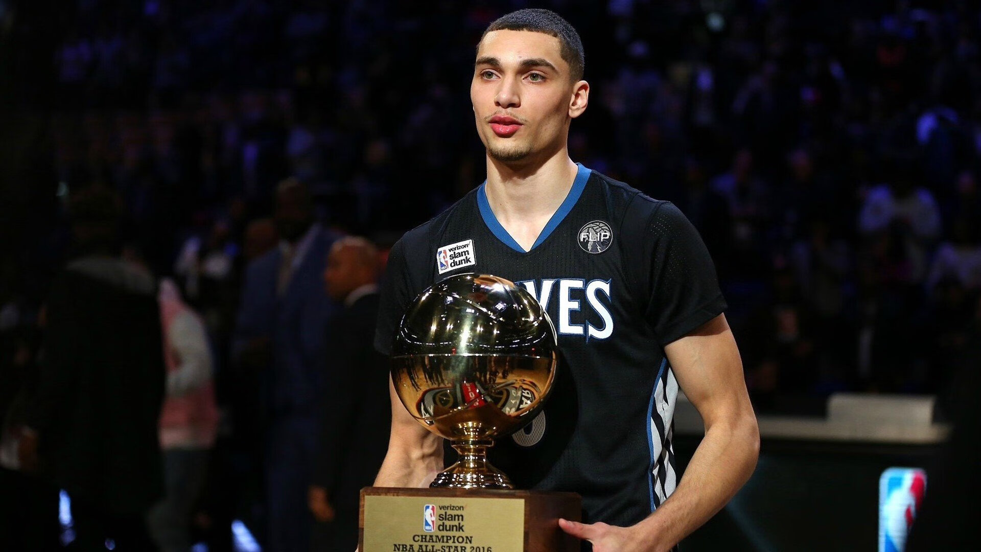 当郁金香淹没天蓝，孔德在伯纳乌写下新注脚